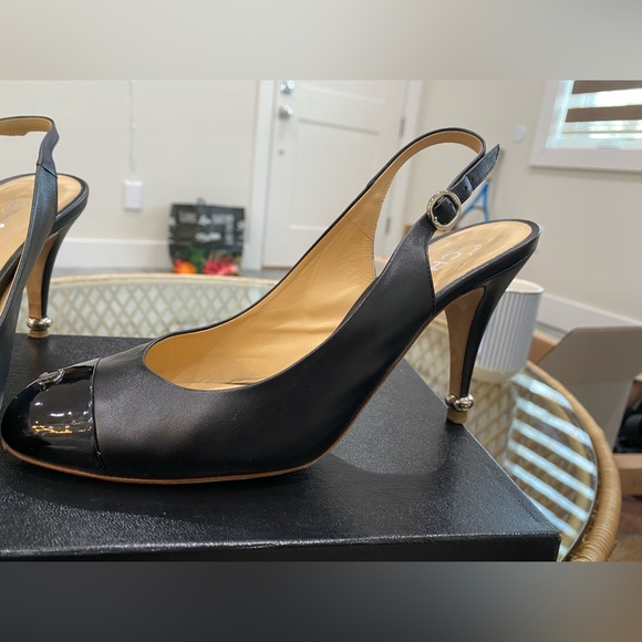 Chanel round toe pump with sling back in original box! Worn once - Picture 4 of 7